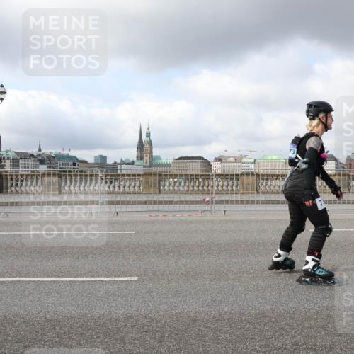 29.06.2025 - hella hamburg halbmarathon Lena Gebhardt http://msf.ph/oto/8263887 29.06.2025 09:03:59 Lombardsbrücke  meine-sportfotos.de