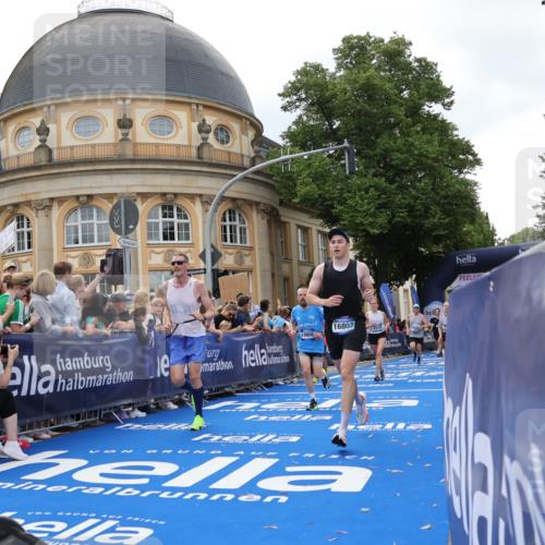 29.06.2025 - hella hamburg halbmarathon Strokosch-Dieckow http://msf.ph/oto/8264009 29.06.2025 10:44:25 Ziel 1057, 1220, 1902, 3305, 4310, 4691, 7191, 7322, 8928, 12327, 12528, 12554, 14464, 14667, 15862, 16547, 16803, 17097, 17729, 18765, 18806 meine-sportfotos.de