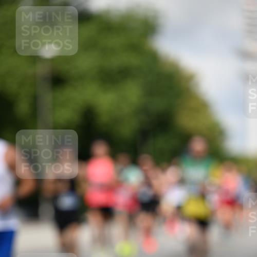 29.06.2025 - hella hamburg halbmarathon Dr. Thomas Lammeyer http://msf.ph/oto/8264056 29.06.2025 09:52:12 Kennedybrücke 1042, 1290, 1571, 1710, 2262, 2399, 3480, 3547, 4062, 4359, 4381, 5003, 5307, 5709, 6993, 7152, 7154, 7310, 7482, 8002, 8121, 8571, 8933, 9403, 9643, 10190, 10451, 10738, 10877, 11106 meine-sportfotos.de