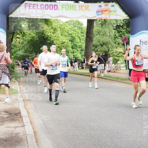 29.06.2025 - hella hamburg halbmarathon MichiJ http://msf.ph/oto/8264074 29.06.2025 10:54:15 Zwischen KM18-KM19 2628, 2819, 4293, 5605, 7571, 8398, 8999, 9007, 10196, 10834, 15834, 15922, 15993, 17787 meine-sportfotos.de