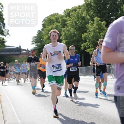 29.06.2025 - hella hamburg halbmarathon Jannik Wohlers http://msf.ph/oto/8264075 29.06.2025 09:59:45 Lombardsbrücke 1006, 1125, 1180, 1239, 1264, 1914, 2099, 2159, 2447, 2582, 2584, 2677, 2730, 2910, 3177, 3181, 3898, 4013, 4231, 4632, 4772, 4796, 5272, 5341, 5728, 6082, 6104, 6462, 6581, 6636, 6891, 6892, 7159, 7717, 7786, 7824, 8223, 8394, 8531, 8573, 8730, 9611, 10044, 10268, 10534, 10582, 10742, 10759, 10788, 11158, 11159, 11846, 11992, 12213, 12248, 12513, 12774, 13847, 13993, 14139, 14429, 14750, 14785, 15097, 15431, 16327, 17468, 17525 meine-sportfotos.de