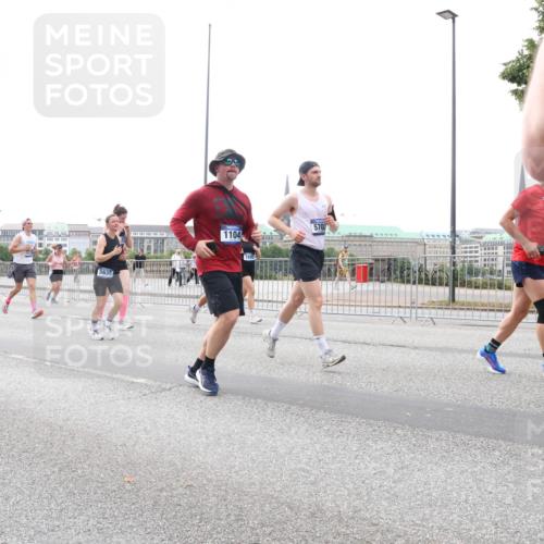 29.06.2025 - hella hamburg halbmarathon Lena Gebhardt http://msf.ph/oto/8264084 29.06.2025 10:46:08 Lombardsbrücke 1004, 1033, 1100, 1104, 1421, 1426, 1429, 1465, 1532, 1555, 1854, 1867, 1868, 1983, 2398, 2423, 2500, 2522, 2550, 2773, 2813, 2917, 2951, 2954, 2965, 3410, 4104, 4119, 4223, 4317, 4388, 4448, 4572, 5044, 5635, 5697, 5703, 5769, 5770, 5854, 5892, 6068, 6133, 6333, 6392, 6623, 7268, 7356, 7364, 7368, 7374, 7605, 7894, 7960, 7983, 8047, 8700, 9120, 9121, 9129, 9337, 9426, 9445, 10153, 10327, 10329, 10367, 10511, 11358, 11361, 11876, 11910, 12298, 12333, 12507, 12522 meine-sportfotos.de