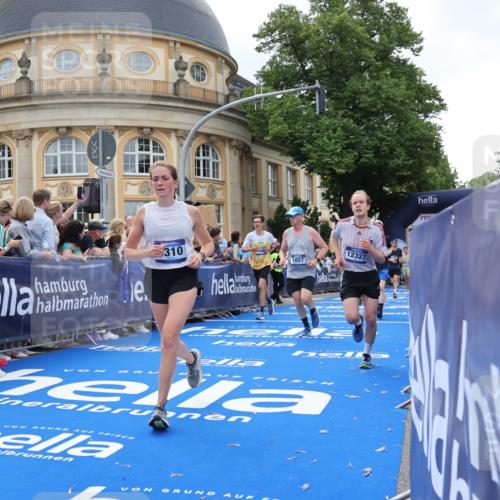 29.06.2025 - hella hamburg halbmarathon Strokosch-Dieckow http://msf.ph/oto/8264088 29.06.2025 10:44:28 Ziel 1057, 1468, 1902, 2365, 2402, 3305, 4310, 4691, 5476, 6495, 7191, 7322, 7710, 8928, 12327, 12554, 12711, 14351, 14464, 14667, 14798, 15862, 16803, 17097, 17729, 18539, 18765, 18806 meine-sportfotos.de