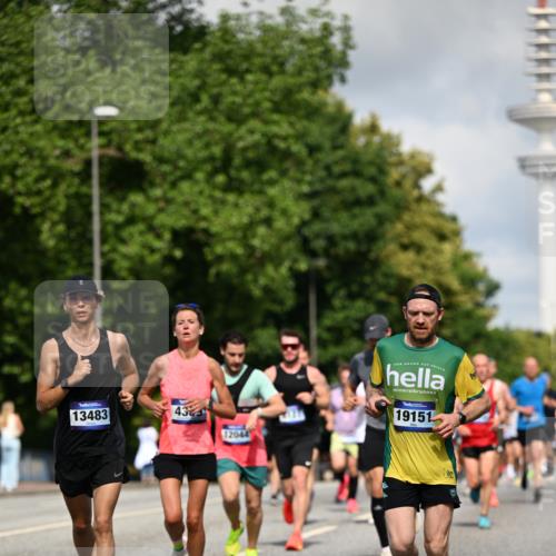 29.06.2025 - hella hamburg halbmarathon Dr. Thomas Lammeyer http://msf.ph/oto/8264131 29.06.2025 09:52:13 Kennedybrücke 1042, 1290, 1571, 2262, 2399, 3480, 3547, 4062, 4359, 4381, 5003, 5307, 5709, 6993, 7152, 7154, 7310, 7482, 8002, 8121, 8571, 8933, 9403, 9643, 10190, 10451, 10738, 10877, 11106 meine-sportfotos.de