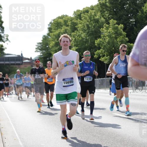 29.06.2025 - hella hamburg halbmarathon Jannik Wohlers http://msf.ph/oto/8264161 29.06.2025 09:59:45 Lombardsbrücke 1006, 1125, 1180, 1239, 1264, 1914, 2099, 2159, 2447, 2582, 2584, 2677, 2730, 2910, 3177, 3181, 3898, 4013, 4231, 4632, 4772, 4796, 5272, 5341, 5728, 6082, 6104, 6462, 6581, 6636, 6891, 6892, 7159, 7717, 7786, 7824, 8223, 8394, 8531, 8573, 8730, 9611, 10044, 10268, 10534, 10582, 10742, 10759, 10788, 11158, 11159, 11846, 11992, 12213, 12248, 12513, 12774, 13847, 13993, 14139, 14429, 14750, 14785, 15097, 15431, 16327, 17468, 17525 meine-sportfotos.de