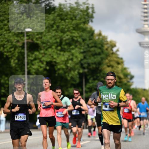 29.06.2025 - hella hamburg halbmarathon Dr. Thomas Lammeyer http://msf.ph/oto/8264162 29.06.2025 09:52:13 Kennedybrücke 1042, 1290, 1571, 2262, 2399, 3480, 3547, 4062, 4359, 4381, 5003, 5307, 5709, 6993, 7152, 7154, 7310, 7482, 8002, 8121, 8571, 8933, 9403, 9643, 10190, 10451, 10738, 10877, 11106 meine-sportfotos.de