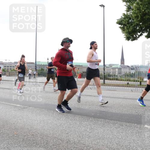 29.06.2025 - hella hamburg halbmarathon Lena Gebhardt http://msf.ph/oto/8264195 29.06.2025 10:46:08 Lombardsbrücke 1004, 1033, 1100, 1104, 1421, 1426, 1429, 1465, 1532, 1555, 1854, 1867, 1868, 1983, 2398, 2423, 2500, 2522, 2550, 2773, 2813, 2917, 2951, 2954, 2965, 3410, 4104, 4119, 4223, 4317, 4388, 4448, 4572, 5044, 5635, 5697, 5703, 5769, 5770, 5854, 5892, 6068, 6133, 6333, 6392, 6623, 7268, 7356, 7364, 7368, 7374, 7605, 7894, 7960, 7983, 8047, 8700, 9120, 9121, 9129, 9337, 9426, 9445, 10153, 10327, 10329, 10367, 10511, 11358, 11361, 11876, 11910, 12298, 12333, 12507, 12522 meine-sportfotos.de