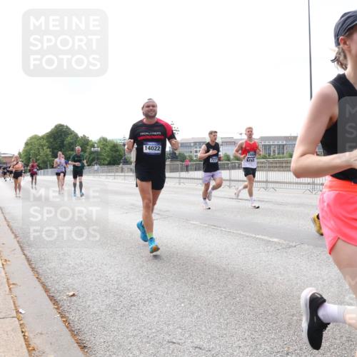 29.06.2025 - hella hamburg halbmarathon Lena Gebhardt http://msf.ph/oto/8264291 29.06.2025 10:11:07 Lombardsbrücke 1166, 1186, 1723, 1781, 2868, 3837, 4287, 4389, 5254, 5653, 5990, 5991, 7271, 7370, 8171, 8206, 8207, 8368, 8561, 9119, 9169, 9829, 10196, 10372, 11149, 11355, 11755, 12286, 12426, 12556, 12571, 12790, 12836, 13588, 13594, 13603, 14022, 14149, 14270, 15009, 15214, 15252, 15908, 16383, 16808, 17142, 17500, 17532, 17787, 18382, 18949, 19172, 19241 meine-sportfotos.de
