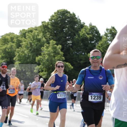 29.06.2025 - hella hamburg halbmarathon Jannik Wohlers http://msf.ph/oto/8264339 29.06.2025 09:59:46 Lombardsbrücke 1006, 1125, 1180, 1239, 1264, 2099, 2159, 2447, 2582, 2584, 2677, 2730, 3177, 3181, 3861, 3898, 4013, 4231, 4632, 4796, 5272, 5341, 5728, 6082, 6084, 6104, 6260, 6462, 6581, 6636, 6891, 6892, 7159, 7717, 7786, 7824, 8394, 8531, 8573, 8730, 10044, 10268, 10534, 10582, 10742, 10759, 10766, 10788, 11083, 11158, 11159, 11846, 11992, 12213, 12248, 12513, 12774, 13847, 13993, 14139, 14429, 14750, 14785, 15097, 15431, 16327, 17468, 17525 meine-sportfotos.de