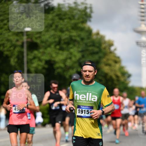 29.06.2025 - hella hamburg halbmarathon Dr. Thomas Lammeyer http://msf.ph/oto/8264351 29.06.2025 09:52:14 Kennedybrücke 1042, 1290, 1571, 2262, 2399, 3480, 3547, 4062, 4359, 4381, 5003, 5307, 6993, 7152, 7154, 7310, 7482, 8002, 8121, 8571, 8933, 9403, 9643, 10190, 10451, 10738, 10877, 11106 meine-sportfotos.de
