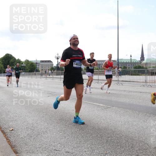 29.06.2025 - hella hamburg halbmarathon Lena Gebhardt http://msf.ph/oto/8264386 29.06.2025 10:11:07 Lombardsbrücke 1166, 1186, 1723, 1781, 2868, 3837, 4287, 4389, 5254, 5653, 5990, 5991, 7271, 7370, 8171, 8206, 8207, 8368, 8561, 9119, 9169, 9829, 10196, 10372, 11149, 11355, 11755, 12286, 12426, 12556, 12571, 12790, 12836, 13588, 13594, 13603, 14022, 14149, 14270, 15009, 15214, 15252, 15908, 16383, 16808, 17142, 17500, 17532, 17787, 18382, 18949, 19172, 19241 meine-sportfotos.de