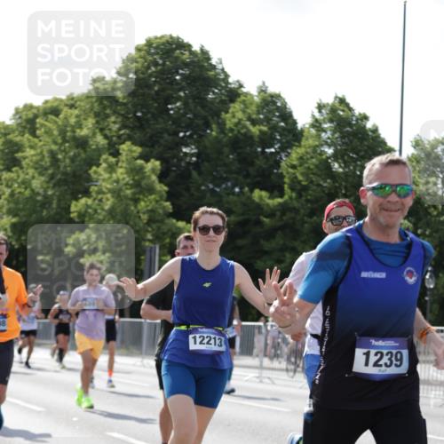 29.06.2025 - hella hamburg halbmarathon Jannik Wohlers http://msf.ph/oto/8264456 29.06.2025 09:59:47 Lombardsbrücke 1006, 1125, 1180, 1239, 1264, 1526, 2099, 2159, 2447, 2582, 2584, 2677, 2730, 3177, 3181, 3861, 3898, 4013, 4231, 4632, 4796, 5272, 5341, 5728, 6082, 6084, 6104, 6260, 6462, 6581, 6636, 6891, 6892, 7159, 7717, 7786, 7824, 8394, 8531, 8573, 8730, 10044, 10268, 10534, 10582, 10742, 10759, 10766, 10788, 11083, 11158, 11159, 11846, 11992, 12213, 12248, 12513, 12774, 13847, 13993, 14139, 14429, 14750, 15097, 15431, 16327, 17468, 17525 meine-sportfotos.de