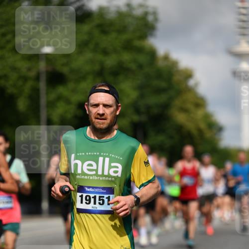 29.06.2025 - hella hamburg halbmarathon Dr. Thomas Lammeyer http://msf.ph/oto/8264478 29.06.2025 09:52:15 Kennedybrücke 1042, 1290, 1571, 2262, 2399, 3480, 3547, 4062, 4359, 4381, 5003, 5307, 6993, 7152, 7154, 7310, 7482, 8002, 8121, 8571, 9403, 9640, 9643, 10190, 10451, 10738, 10877, 11106 meine-sportfotos.de