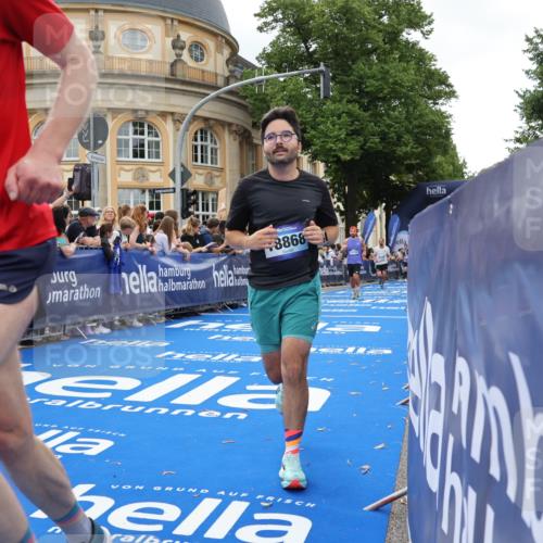 29.06.2025 - hella hamburg halbmarathon Strokosch-Dieckow http://msf.ph/oto/8264483 29.06.2025 10:44:41 Ziel 1782, 1941, 2365, 2402, 2970, 3004, 3785, 4270, 4915, 4991, 5476, 6490, 6495, 7325, 10669, 12711, 14351, 14798, 14816, 15185, 15233, 16224, 16834, 17251, 18107, 18437, 18464, 18539, 18560, 18868, 19206, 19207 meine-sportfotos.de