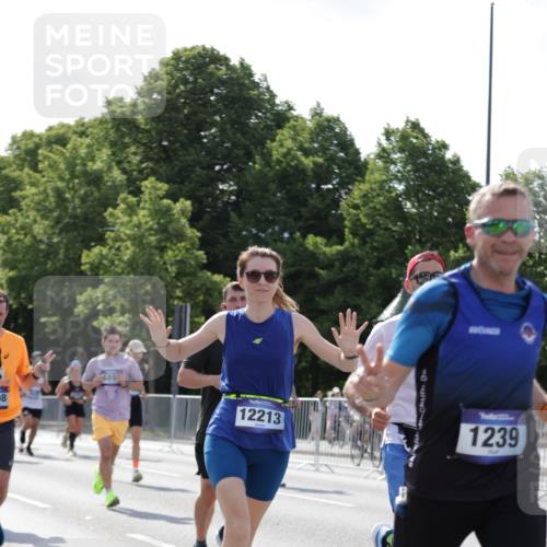 29.06.2025 - hella hamburg halbmarathon Jannik Wohlers http://msf.ph/oto/8264495 29.06.2025 09:59:47 Lombardsbrücke 1006, 1125, 1180, 1239, 1264, 1526, 2099, 2159, 2447, 2582, 2584, 2677, 2730, 3177, 3181, 3861, 3898, 4013, 4231, 4632, 4796, 5272, 5341, 5728, 6082, 6084, 6104, 6260, 6462, 6581, 6636, 6891, 6892, 7159, 7717, 7786, 7824, 8394, 8531, 8573, 8730, 10044, 10268, 10534, 10582, 10742, 10759, 10766, 10788, 11083, 11158, 11159, 11846, 11992, 12213, 12248, 12513, 12774, 13847, 13993, 14139, 14429, 14750, 15097, 15431, 16327, 17468, 17525 meine-sportfotos.de