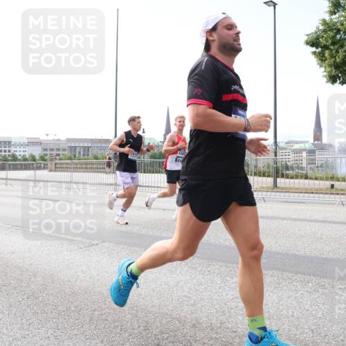 29.06.2025 - hella hamburg halbmarathon Lena Gebhardt http://msf.ph/oto/8264517 29.06.2025 10:11:08 Lombardsbrücke 1166, 1186, 1723, 1781, 2868, 3837, 4287, 4389, 5254, 5653, 5990, 5991, 7271, 7370, 8171, 8206, 8207, 8368, 8561, 9119, 9169, 9829, 10196, 10372, 11149, 11355, 11755, 12286, 12426, 12556, 12571, 12790, 12836, 13588, 13594, 13603, 14022, 14149, 14270, 15009, 15214, 15252, 15908, 16383, 16808, 17142, 17500, 17532, 17787, 18382, 18949, 19172, 19241 meine-sportfotos.de