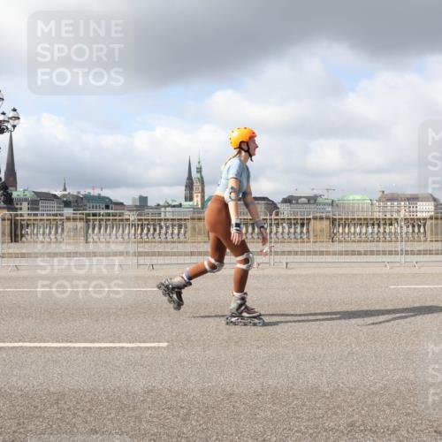 29.06.2025 - hella hamburg halbmarathon Lena Gebhardt http://msf.ph/oto/8264666 29.06.2025 09:04:33 Lombardsbrücke  meine-sportfotos.de