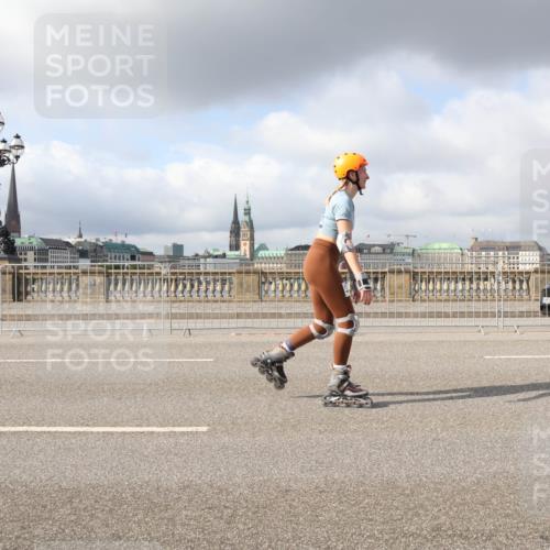 29.06.2025 - hella hamburg halbmarathon Lena Gebhardt http://msf.ph/oto/8264718 29.06.2025 09:04:33 Lombardsbrücke  meine-sportfotos.de