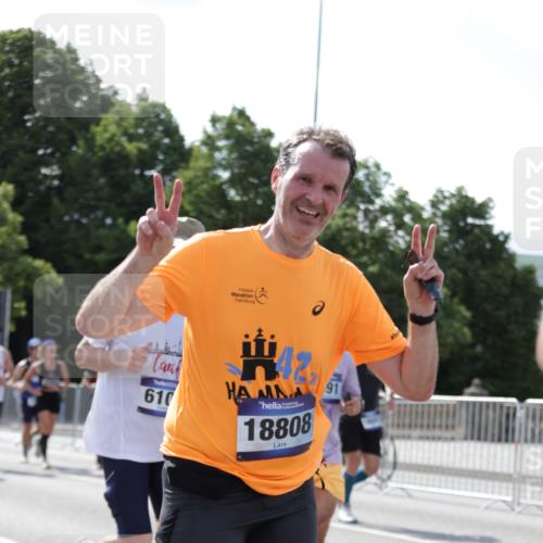 29.06.2025 - hella hamburg halbmarathon Jannik Wohlers http://msf.ph/oto/8264731 29.06.2025 09:59:49 Lombardsbrücke 1006, 1019, 1125, 1180, 1239, 1264, 1526, 2027, 2086, 2099, 2159, 2447, 2582, 2584, 2606, 2652, 2730, 3177, 3181, 3319, 3861, 3898, 4013, 4231, 4594, 4632, 4796, 4813, 5272, 5341, 5728, 6082, 6084, 6104, 6260, 6470, 6581, 6636, 6891, 6892, 7159, 7717, 7786, 7824, 8394, 8531, 10044, 10268, 10534, 10582, 10742, 10759, 10766, 10788, 11083, 11158, 11159, 11846, 11992, 12213, 12248, 12513, 12646, 12774, 13512, 13847, 13993, 14139, 14429, 14750, 15097 meine-sportfotos.de