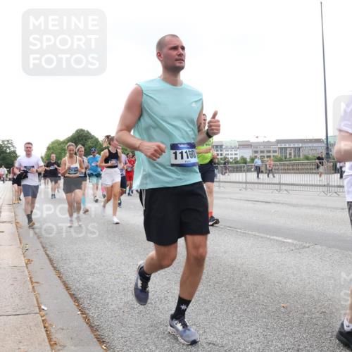 29.06.2025 - hella hamburg halbmarathon Lena Gebhardt http://msf.ph/oto/8264808 29.06.2025 10:46:10 Lombardsbrücke 1004, 1100, 1104, 1421, 1426, 1429, 1465, 1532, 1555, 1608, 1854, 1867, 1868, 1983, 2398, 2423, 2500, 2522, 2773, 2813, 2917, 2951, 2954, 2965, 3410, 4104, 4119, 4223, 4317, 4388, 4448, 4572, 5044, 5635, 5697, 5703, 5769, 5770, 5854, 5892, 6068, 6133, 6333, 6392, 6623, 7268, 7356, 7364, 7368, 7374, 7605, 7894, 7960, 7983, 8047, 8700, 9120, 9121, 9129, 9337, 9426, 9445, 10153, 10327, 10329, 10367, 10511, 11358, 11361, 11876, 11910, 12298, 12333, 12507, 12522 meine-sportfotos.de