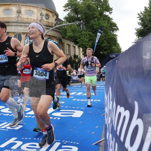 29.06.2025 - hella hamburg halbmarathon Strokosch-Dieckow http://msf.ph/oto/8264908 29.06.2025 10:44:50 Ziel 1424, 1520, 1941, 2098, 2890, 2970, 3004, 3098, 3785, 4270, 4425, 4915, 7056, 7167, 7325, 9030, 9720, 12161, 16834, 17251, 17382, 17406, 18055, 18631, 19207, 19210 meine-sportfotos.de