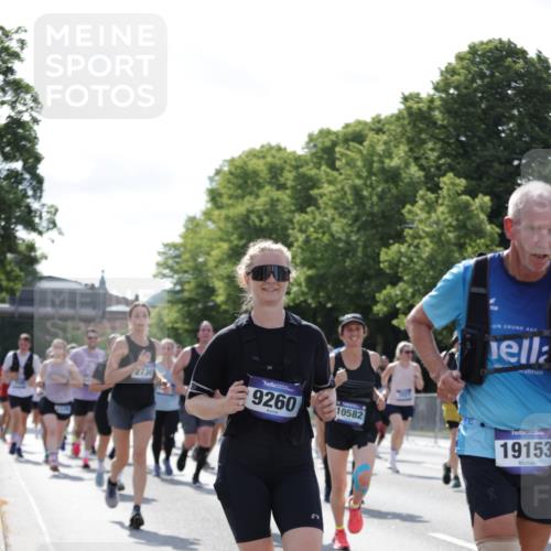 29.06.2025 - hella hamburg halbmarathon Jannik Wohlers http://msf.ph/oto/8264974 29.06.2025 09:59:51 Lombardsbrücke 1019, 1180, 1239, 1264, 1526, 2027, 2086, 2099, 2159, 2346, 2447, 2582, 2584, 2606, 2652, 2730, 3177, 3181, 3319, 3861, 3898, 4594, 4632, 4796, 4813, 5272, 5728, 6082, 6084, 6104, 6220, 6260, 6470, 6581, 6636, 6891, 6892, 7159, 7717, 7786, 7824, 8394, 8531, 10044, 10268, 10534, 10582, 10742, 10759, 10766, 10788, 10797, 11083, 11158, 11159, 11324, 11846, 11960, 11992, 12213, 12248, 12513, 12646, 12773, 12774, 13234, 13236, 13512, 13847, 13993, 14429, 14750, 15097 meine-sportfotos.de