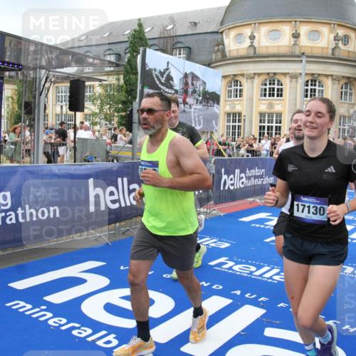 29.06.2025 - hella hamburg halbmarathon Michael Strokosch http://msf.ph/oto/8265016 29.06.2025 10:52:18 Ziel 2397, 4419, 4837, 5032, 5087, 5482, 6164, 6897, 7896, 9074, 9082, 12135, 13726, 14248, 14300, 15275, 15446, 16003, 16320, 16591, 17130, 18475 meine-sportfotos.de