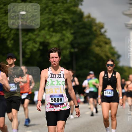 29.06.2025 - hella hamburg halbmarathon Dr. Thomas Lammeyer http://msf.ph/oto/8265133 29.06.2025 10:14:46 Kennedybrücke 1548, 1781, 2868, 4287, 5182, 5653, 5806, 8171, 8561, 9150, 9829, 10196, 11149 meine-sportfotos.de