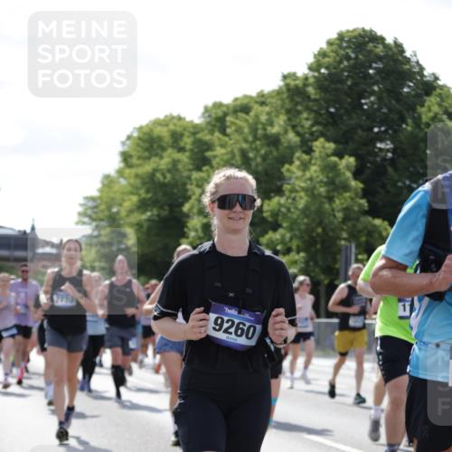 29.06.2025 - hella hamburg halbmarathon Jannik Wohlers http://msf.ph/oto/8265156 29.06.2025 09:59:52 Lombardsbrücke 1019, 1180, 1239, 1264, 1526, 2027, 2086, 2099, 2159, 2346, 2447, 2582, 2584, 2606, 2652, 2730, 3177, 3181, 3319, 3861, 3898, 4594, 4632, 4796, 4813, 4940, 5272, 5728, 6082, 6084, 6104, 6220, 6260, 6470, 6581, 6891, 6892, 7159, 7717, 7786, 7824, 8394, 8531, 10044, 10268, 10534, 10582, 10587, 10742, 10759, 10766, 10788, 10797, 11083, 11158, 11159, 11324, 11846, 11960, 11992, 12213, 12513, 12646, 12773, 12774, 13234, 13236, 13512, 13847, 13993, 14135 meine-sportfotos.de