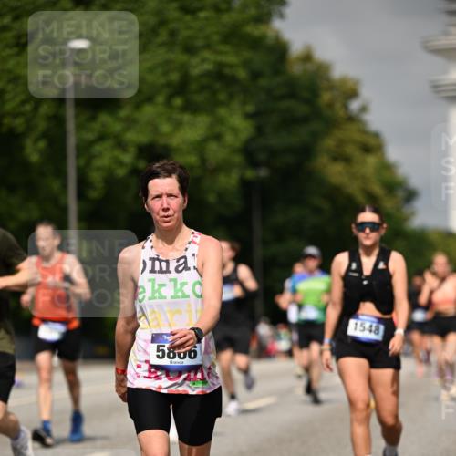 29.06.2025 - hella hamburg halbmarathon Dr. Thomas Lammeyer http://msf.ph/oto/8265204 29.06.2025 10:14:46 Kennedybrücke 1548, 1781, 2868, 4287, 5182, 5653, 5806, 8171, 8561, 9150, 9829, 10196, 11149 meine-sportfotos.de