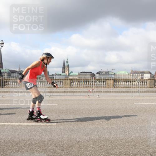29.06.2025 - hella hamburg halbmarathon Lena Gebhardt http://msf.ph/oto/8265206 29.06.2025 09:04:34 Lombardsbrücke  meine-sportfotos.de