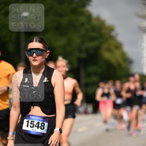 29.06.2025 - hella hamburg halbmarathon Dr. Thomas Lammeyer http://msf.ph/oto/8265228 29.06.2025 10:14:51 Kennedybrücke 1548, 1781, 2868, 4287, 5182, 5440, 5653, 5806, 8171, 8561, 8807, 9829, 10196, 11149 meine-sportfotos.de