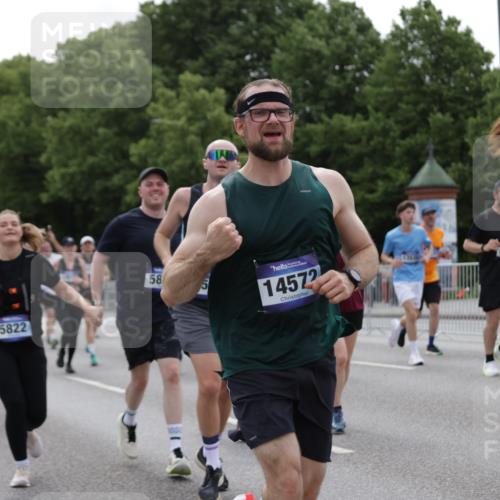29.06.2025 - hella hamburg halbmarathon Jannik Wohlers http://msf.ph/oto/8265250 29.06.2025 10:33:22 Lombardsbrücke 1189, 1275, 1896, 2342, 2776, 3170, 3264, 3340, 3345, 3560, 4361, 4433, 4449, 4479, 4696, 4942, 5075, 5096, 5141, 5557, 5566, 5569, 5691, 5821, 5822, 5887, 6109, 6515, 6516, 6854, 6956, 7027, 7565, 7653, 8021, 8157, 8202, 8282, 8375, 8377, 8383, 8401, 9094, 9234, 9438, 9799, 9875, 9995, 10007, 10071, 10561, 11111, 11237, 11338, 11453, 11546, 11676, 11811, 11827, 11928, 12237, 12238, 12562, 12652, 12835, 12855, 13535, 13601, 13741, 13853, 14032, 14098, 14451, 15044 meine-sportfotos.de