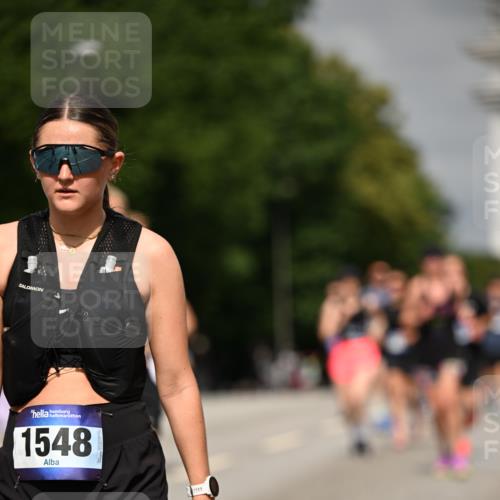 29.06.2025 - hella hamburg halbmarathon Dr. Thomas Lammeyer http://msf.ph/oto/8265310 29.06.2025 10:14:52 Kennedybrücke 1548, 1781, 2868, 4287, 5182, 5440, 5653, 5806, 8171, 8561, 8807, 8810, 10196, 11149 meine-sportfotos.de