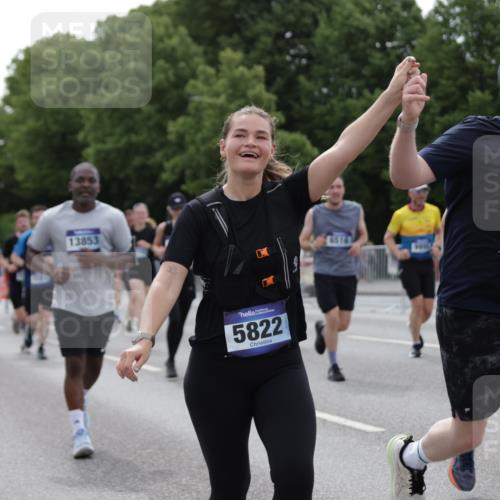 29.06.2025 - hella hamburg halbmarathon Jannik Wohlers http://msf.ph/oto/8265388 29.06.2025 10:33:23 Lombardsbrücke 1189, 1275, 1417, 1896, 2342, 2482, 3170, 3264, 3340, 3345, 3560, 4361, 4433, 4449, 4479, 4696, 4942, 5075, 5096, 5141, 5557, 5566, 5569, 5691, 5821, 5822, 5887, 6109, 6364, 6515, 6516, 6854, 6956, 7027, 7565, 7653, 8021, 8157, 8202, 8282, 8375, 8377, 8383, 8401, 9094, 9234, 9438, 9799, 9875, 9995, 10007, 10071, 10561, 11092, 11111, 11237, 11338, 11453, 11546, 11676, 11827, 11928, 12237, 12238, 12562, 12652, 12835, 12855, 13535, 13601, 13741, 13853, 13934, 14032, 14098 meine-sportfotos.de