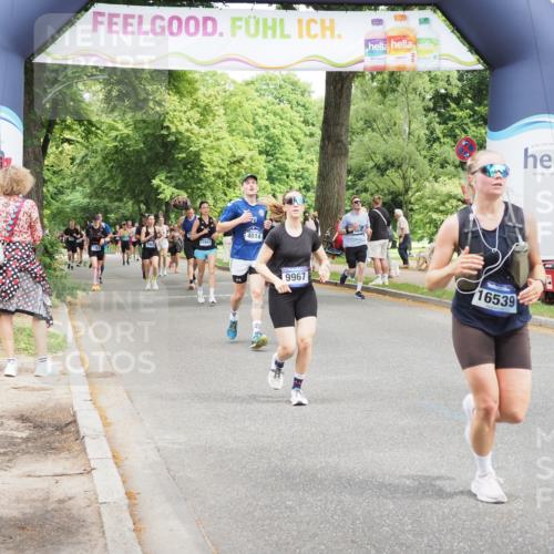 29.06.2025 - hella hamburg halbmarathon MichiJ http://msf.ph/oto/8265421 29.06.2025 10:54:27 Zwischen KM18-KM19 6196, 9967, 14203, 16539, 16723 meine-sportfotos.de
