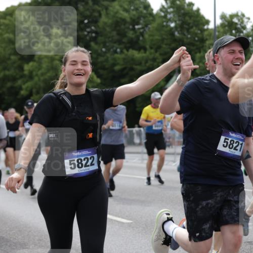29.06.2025 - hella hamburg halbmarathon Jannik Wohlers http://msf.ph/oto/8265434 29.06.2025 10:33:23 Lombardsbrücke 1189, 1275, 1417, 1896, 2342, 2482, 3170, 3264, 3340, 3345, 3560, 4361, 4433, 4449, 4479, 4696, 4942, 5075, 5096, 5141, 5557, 5566, 5569, 5691, 5821, 5822, 5887, 6109, 6364, 6515, 6516, 6854, 6956, 7027, 7565, 7653, 8021, 8157, 8202, 8282, 8375, 8377, 8383, 8401, 9094, 9234, 9438, 9799, 9875, 9995, 10007, 10071, 10561, 11092, 11111, 11237, 11338, 11453, 11546, 11676, 11827, 11928, 12237, 12238, 12562, 12652, 12835, 12855, 13535, 13601, 13741, 13853, 13934, 14032, 14098 meine-sportfotos.de