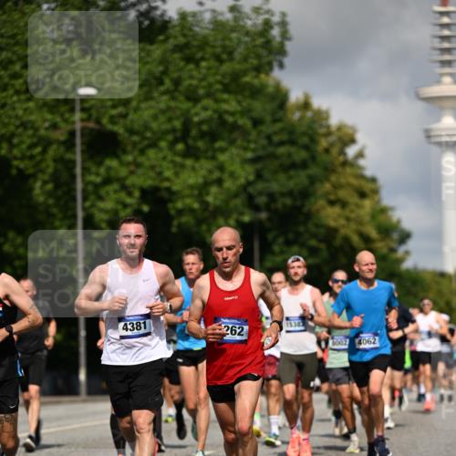 29.06.2025 - hella hamburg halbmarathon Dr. Thomas Lammeyer http://msf.ph/oto/8265501 29.06.2025 09:52:18 Kennedybrücke 1042, 1571, 2262, 2399, 3480, 3547, 4062, 4359, 4381, 5003, 5307, 6047, 6993, 7310, 7482, 8002, 8121, 8571, 9640, 9643, 10190, 10451, 10738, 10877, 11106, 11423 meine-sportfotos.de