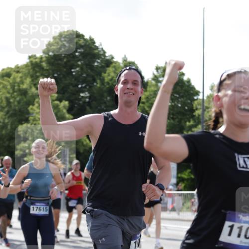 29.06.2025 - hella hamburg halbmarathon Jannik Wohlers http://msf.ph/oto/8265653 29.06.2025 09:59:56 Lombardsbrücke 1019, 1180, 1239, 1526, 1544, 1681, 2027, 2086, 2159, 2346, 2426, 2606, 2652, 2730, 3042, 3177, 3181, 3319, 3400, 3861, 3898, 4419, 4594, 4813, 4940, 4945, 5272, 5643, 5728, 6082, 6084, 6104, 6220, 6260, 6470, 6891, 7159, 8394, 8531, 8669, 9450, 9485, 9622, 10044, 10268, 10534, 10582, 10587, 10665, 10766, 10797, 11083, 11159, 11324, 11499, 11527, 11846, 11960, 11992, 12213, 12646, 12773, 12774, 12879, 13234, 13236, 13459, 13512, 14135 meine-sportfotos.de