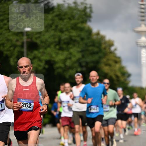29.06.2025 - hella hamburg halbmarathon Dr. Thomas Lammeyer http://msf.ph/oto/8265724 29.06.2025 09:52:19 Kennedybrücke 1042, 1571, 2262, 3480, 3547, 4062, 4359, 4381, 5003, 5307, 6047, 6993, 7310, 7482, 8002, 8121, 8571, 9640, 9643, 10190, 10451, 10738, 10877, 11106, 11423 meine-sportfotos.de