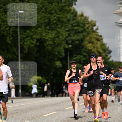 29.06.2025 - hella hamburg halbmarathon Dr. Thomas Lammeyer http://msf.ph/oto/8265736 29.06.2025 10:14:53 Kennedybrücke 1548, 1781, 2868, 4287, 5182, 5440, 5653, 5806, 8171, 8561, 8807, 8810, 10196, 11149 meine-sportfotos.de
