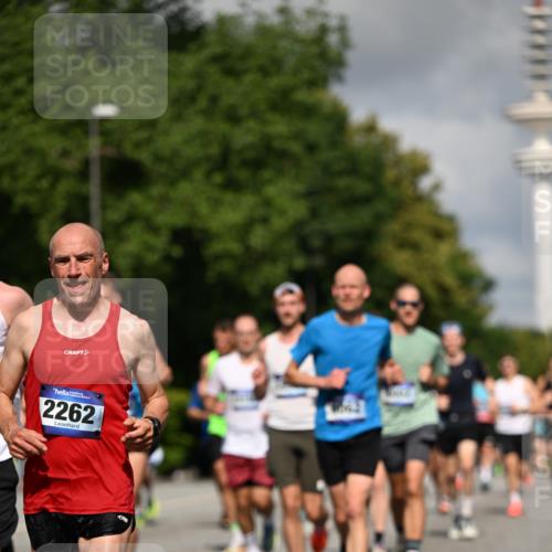 29.06.2025 - hella hamburg halbmarathon Dr. Thomas Lammeyer http://msf.ph/oto/8265757 29.06.2025 09:52:19 Kennedybrücke 1042, 1571, 2262, 3480, 3547, 4062, 4359, 4381, 5003, 5307, 6047, 6993, 7310, 7482, 8002, 8121, 8571, 9640, 9643, 10190, 10451, 10738, 10877, 11106, 11423 meine-sportfotos.de