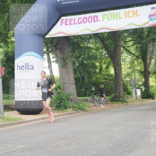 29.06.2025 - hella hamburg halbmarathon KatJ http://msf.ph/oto/8265811 29.06.2025 10:05:33 Zwischen KM18-KM19  meine-sportfotos.de