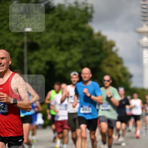 29.06.2025 - hella hamburg halbmarathon Dr. Thomas Lammeyer http://msf.ph/oto/8265822 29.06.2025 09:52:19 Kennedybrücke 1042, 1571, 2262, 3480, 3547, 4062, 4359, 4381, 5003, 5307, 6047, 6993, 7310, 7482, 8002, 8121, 8571, 9640, 9643, 10190, 10451, 10738, 10877, 11106, 11423 meine-sportfotos.de