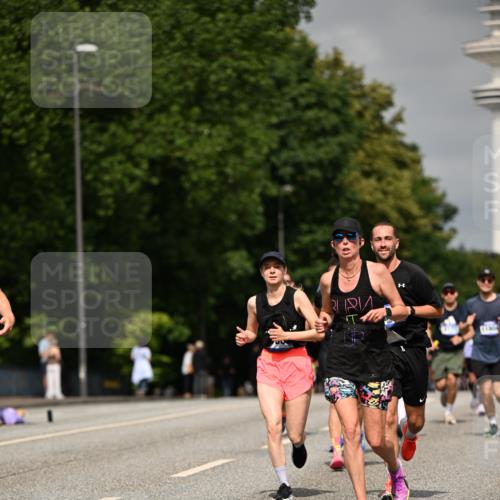 29.06.2025 - hella hamburg halbmarathon Dr. Thomas Lammeyer http://msf.ph/oto/8265833 29.06.2025 10:14:54 Kennedybrücke 1548, 1781, 2868, 4287, 5182, 5440, 5653, 5806, 8171, 8561, 8807, 8810, 10196, 11149 meine-sportfotos.de