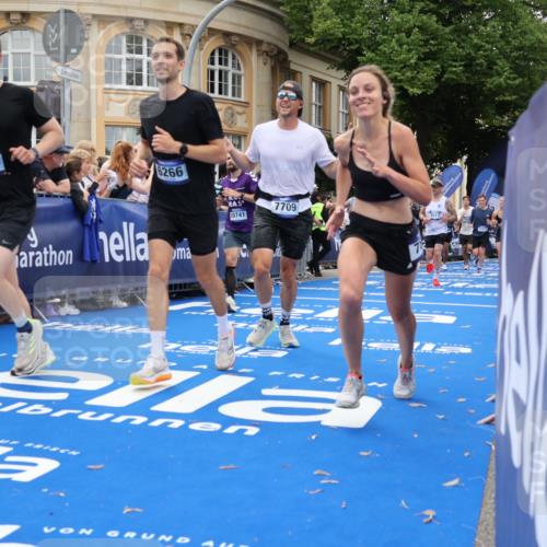 29.06.2025 - hella hamburg halbmarathon Strokosch-Dieckow http://msf.ph/oto/8265839 29.06.2025 10:45:05 Ziel 1171, 2270, 3917, 4997, 6266, 6375, 6575, 6819, 7087, 7709, 7843, 9302, 9710, 10313, 10741, 11688, 13919, 15334, 15365, 15651, 16058, 16685, 16689, 17120, 17381, 17544, 17960, 18346, 18718 meine-sportfotos.de