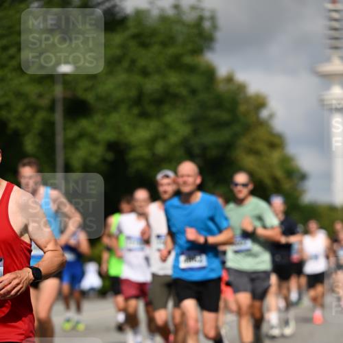 29.06.2025 - hella hamburg halbmarathon Dr. Thomas Lammeyer http://msf.ph/oto/8265846 29.06.2025 09:52:20 Kennedybrücke 1042, 1571, 2262, 3480, 3547, 4062, 4359, 4381, 5003, 5307, 6047, 6993, 7310, 7482, 8002, 8121, 8571, 9640, 9643, 10190, 10451, 10738, 10877, 11106, 11423 meine-sportfotos.de