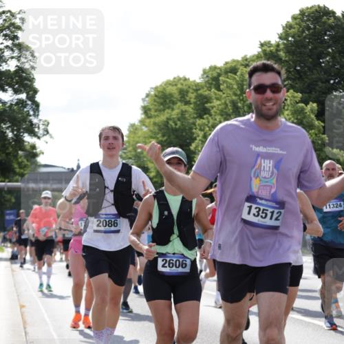 29.06.2025 - hella hamburg halbmarathon Jannik Wohlers http://msf.ph/oto/8265851 29.06.2025 09:59:58 Lombardsbrücke 1019, 1180, 1239, 1526, 1544, 1681, 2027, 2086, 2159, 2346, 2426, 2606, 2652, 2730, 2982, 3042, 3177, 3319, 3400, 3794, 3861, 3898, 4419, 4579, 4594, 4767, 4813, 4940, 4945, 5272, 5643, 5728, 6082, 6084, 6104, 6220, 6260, 6470, 6891, 7159, 8531, 8669, 9450, 9485, 9622, 10044, 10268, 10534, 10582, 10587, 10665, 10766, 10797, 11083, 11324, 11499, 11523, 11527, 11846, 11960, 11992, 12213, 12515, 12646, 12773, 12774, 12879, 13234, 13236, 13459, 13512, 14135 meine-sportfotos.de