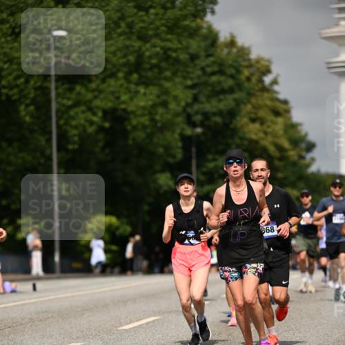 29.06.2025 - hella hamburg halbmarathon Dr. Thomas Lammeyer http://msf.ph/oto/8265864 29.06.2025 10:14:54 Kennedybrücke 1548, 1781, 2868, 4287, 5182, 5440, 5653, 5806, 8171, 8561, 8807, 8810, 10196, 11149 meine-sportfotos.de