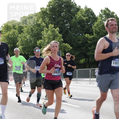 29.06.2025 - hella hamburg halbmarathon Jannik Wohlers http://msf.ph/oto/8265870 29.06.2025 10:00:44 Lombardsbrücke 1130, 1387, 1420, 1726, 2006, 2354, 2363, 2490, 2936, 3625, 3740, 4068, 4238, 4249, 4708, 5870, 6147, 6487, 6531, 6835, 7658, 7757, 7759, 7761, 7846, 8045, 8046, 8326, 9932, 10188, 10383, 11937, 12196, 12206, 12261, 13287, 14306, 15240, 15527, 15726, 15838, 16401, 16517, 16530, 16594, 16602, 16786, 16922, 17304, 17387, 17543, 17739, 18029, 18327, 18355, 18452, 18485, 18759, 18796 meine-sportfotos.de